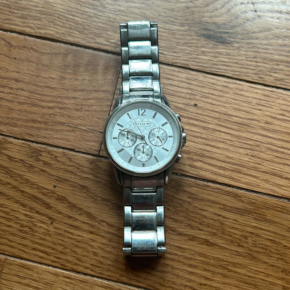 Pre-love coach watch. Needs new batteries.